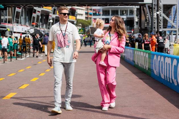 Nico Huelkenberg (Haas F1 Team) mit Frau Egle Ruskyte und Tochter Noemi Sky, Grosser Preis von Monaco, Motorsport, Formel 1, Saison 2023, 25.05.2023 Grosser Preis von Monaco, Motorsport, Formel 1, Saison 2023, 25.05.2023 Copyright: xEibner-Pressefoto AlexanderxNeisx EP_ANS