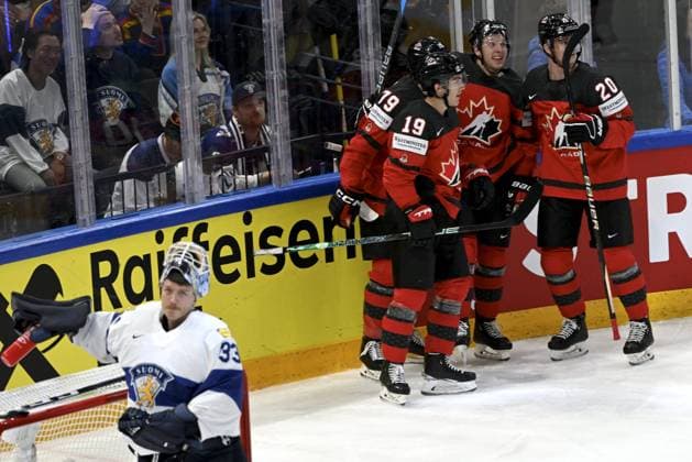Canada players celebrate the 2-0 goal from Samuel Blais (79) of Canada during the 2023 IIHF Ice hockey, Eishockey World Championships quarterfinal match between Canada and Finland in Tampere on May 25, 2023, left goalkeeper Emil Larmi of Finland. Tampere Finland LKFTJK20230525212634ALKC  Copyright: xJussixNukarix LKFTJK20230525212634ALKC
