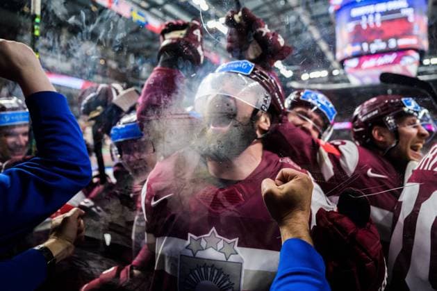 Sport Themen der Woche KW21 230525 Kaspars Daugavins of Latvia celebrates with team mates after the 2023 IIHF Ice hockey, Eishockey World Championship, WM, Weltmeisterschaft quarterfinal game between Sweden and Latvia on May 25, 2023 in Riga. Photo: Joel Marklund BILDBYRAN kod JM JM0484 bbeng ishockey ice hockey ishockey-vm 2023 ishockey-vm vm 2023 iihf ice hockey world championship kvartsfinal quarterfinal quarterfinals sverige sweden latvia lettland jubel *** 230525 Kaspars Daugavins of Latvia celebrates with team mates after the 2023 IIHF Ice Hockey World Championship quarterfinal game between Sweden and Latvia on May 25, 2023 in Riga Photo Joel Marklund BILDBYRAN kod JM JM0484 bbeng ishockey ice hockey ice hockey ice hockey vm 2023 ishockey vm vm vm 2023 iihf ice hockey world championship quarterfinal quarterfinal quarterfinals sverige sweden latvia lettland jubel  Copyright: JOELxMARKLUND BB230525JM180