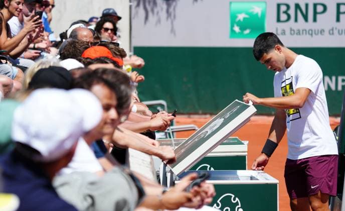 Mandatory Credit: Photo by Javier Garcia Shutterstock (13925663ax) Carlos Alcaraz practices French Open Tennis, Friday Qualifying and Previews, Roland Garros, Paris, France - 26 May 2023 French Open Tennis, Friday Qualifying and Previews, Roland Garros, Paris, France - 26 May 2023  Copyright: xJavierxGarcia Shutterstockx 13925663ax