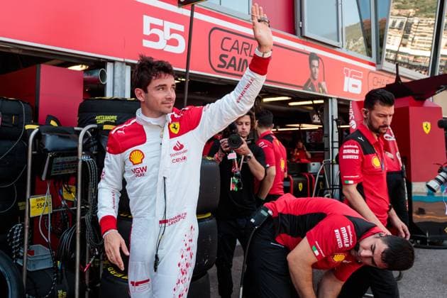 Charles Leclerc (Scuderia Ferrari) winkt seinen Fans zu, Grosser Preis von Monaco, Motorsport, Formel 1, Saison 2023, 26.05.2023 Grosser Preis von Monaco, Motorsport, Formel 1, Saison 2023, 26.05.2023 Copyright: xEibner-Pressefoto AlexanderxNeisx EP_ANS