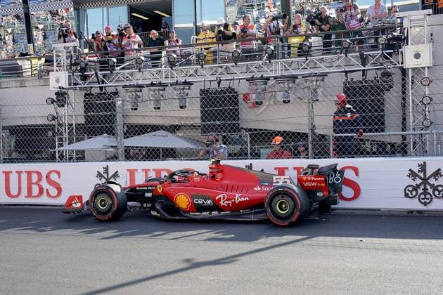 Formel 1 Grand Prix Monaco 2023 26.05.2023, Circuit de Monaco, Monte Carlo, Formel 1 Grand Prix Monaco 2023 ,im Bild Unfall von Carlos Sainz Jr. (ESP), Scuderia Ferrari in der letzten Schikane vor Start-Ziel.