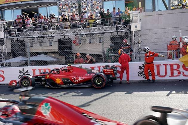 Formel 1 Grand Prix Monaco 2023 26.05.2023, Circuit de Monaco, Monte Carlo, Formel 1 Grand Prix Monaco 2023 ,im Bild Unfall von Carlos Sainz Jr. (ESP), Scuderia Ferrari in der letzten Schikane vor Start-Ziel.