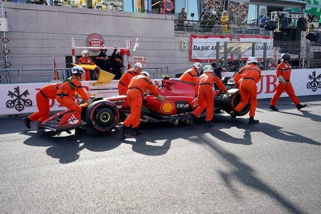 Formel 1 Grand Prix Monaco 2023 26.05.2023, Circuit de Monaco, Monte Carlo, Formel 1 Grand Prix Monaco 2023 ,im Bild Unfall von Carlos Sainz Jr. (ESP), Scuderia Ferrari in der letzten Schikane vor Start-Ziel.