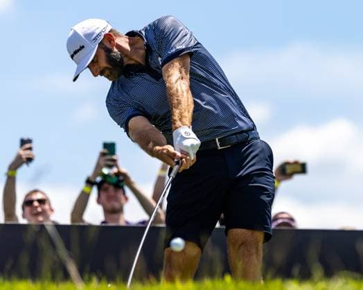 May 26, 2023, Potomac Falls, Virginia, USA: DUSTIN JOHNSON tees off during the first round of the LIV Golf DC event at Trump National Golf Club. Potomac Falls USA - ZUMAb237 20230526_znp_b237_026 Copyright: xRobertxBlakleyx