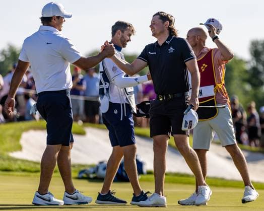 May 26, 2023, Potomac Falls, Virginia, USA: BROOKS KOEPKA and CAM SMITH congratulate each other at the conclusion of the first round LIV Golf DC event at Trump National Golf Club. Potomac Falls USA - ZUMAb237 20230526_znp_b237_040 Copyright: xRobertxBlakleyx