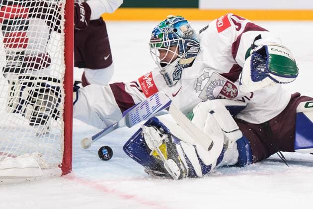 230527 Goaltender Arturs Silovs of Latvia makes a save during the 2023 IIHF Ice hockey, Eishockey World Championship, WM, Weltmeisterschaft semifinal game between Canada and Latvia on May 27, 2023 in Tampere. Photo: Joel Marklund BILDBYRAN kod JM JM0485 bbeng ishockey ice hockey ishockey-vm 2023 ishockey-vm vm 2023 iihf ice hockey world championship semifinal semi-final kanada canada latvia lettland Copyright: JOELxMARKLUND BB230527JM020