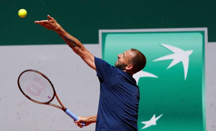 Mandatory Credit: Photo by Javier Garcia Shutterstock (13925673aq) Dan Evans practices French Open Tennis, Saturday Qualifying and Previews, Roland Garros, Paris, France - 27 May 2023 French Open Tennis, Saturday Qualifying and Previews, Roland Garros, Paris, France - 27 May 2023  Copyright: xJavierxGarcia Shutterstockx 13925673aq