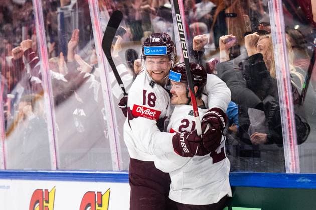 230527 Rudolfs Balcers and Rodrigo Abols of Latvia celebrate after 1-2 during the 2023 IIHF Ice hockey, Eishockey World Championship, WM, Weltmeisterschaft semifinal game between Canada and Latvia on May 27, 2023 in Tampere. Photo: Joel Marklund BILDBYRAN kod JM JM0485 bbeng ishockey ice hockey ishockey-vm 2023 ishockey-vm vm 2023 iihf ice hockey world championship semifinal semi-final kanada canada latvia lettland jubel Copyright: JOELxMARKLUND BB230527JM032