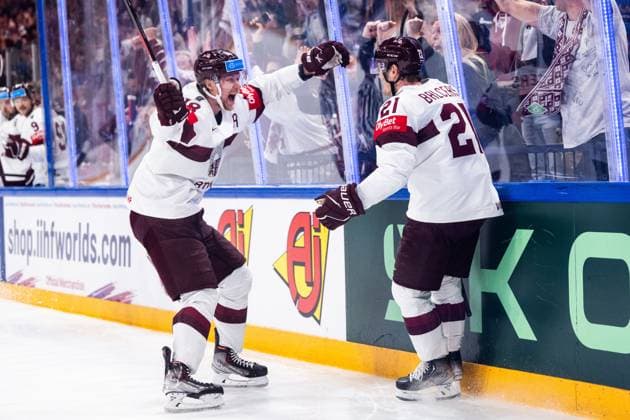 230527 Rodrigo Abols and Rudolfs Balcers of Latvia celebrates after 1-2 during the 2023 IIHF Ice hockey, Eishockey World Championship, WM, Weltmeisterschaft semifinal game between Canada and Latvia on May 27, 2023 in Tampere. Photo: Joel Marklund BILDBYRAN kod JM JM0485 bbeng ishockey ice hockey ishockey-vm 2023 ishockey-vm vm 2023 iihf ice hockey world championship semifinal semi-final kanada canada latvia lettland jubel Copyright: JOELxMARKLUND BB230527JM033