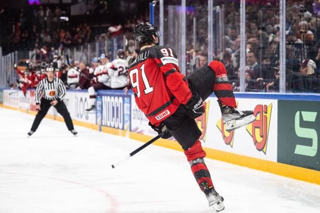 230527 Adam Fantilli of Canada celebrates after 3-2 during the 2023 IIHF Ice hockey, Eishockey World Championship, WM, Weltmeisterschaft semifinal game between Canada and Latvia on May 27, 2023 in Tampere. Photo: Joel Marklund BILDBYRAN kod JM JM0485 bbeng ishockey ice hockey ishockey-vm 2023 ishockey-vm vm 2023 iihf ice hockey world championship semifinal semi-final kanada canada latvia lettland jubel Copyright: JOELxMARKLUND BB230527JM046