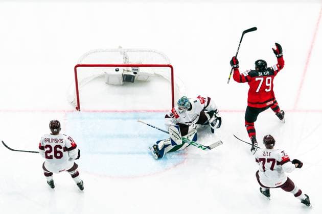 Sport Bilder des Tages RIGA, LATVIA - MAY 27: Samuel Blais of Canada (R) celebrating his goal during the 2023 IIHF Ice hockey, Eishockey World Championship, WM, Weltmeisterschaft Finland - Latvia game between Canada and Latvia at Nokia Arena on May 27, 2023 in Tampere, Finland. Tampere Finland Copyright: xJustPictures.ch JarixPestelaccix