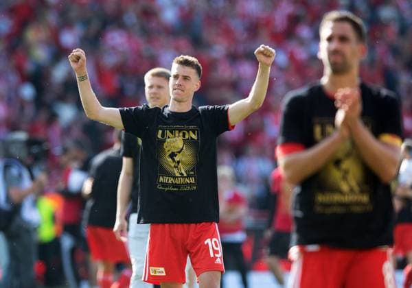 Fussball, Herren, Saison 2022 2023, 1. Bundesliga (34. Spieltag), 1. FC Union Berlin - SV Werder Bremen, v. l. Janik Haberer (1. FC Union Berlin), Rani Khedira (1. FC Union Berlin), Jubel nach Abpfiff, 27.05.2023, Copyright: xSebastianxRäppold MatthiasxKochx