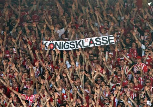 Sport Themen der Woche KW21 Sport Bilder des Tages Fussball, Herren, Saison 2022 2023, 1. Bundesliga (34. Spieltag), 1. FC Union Berlin - SV Werder Bremen, Fans von Union mit Transparent, Königsklasse, 27.05.2023, *** Football, men, season 2022 2023, 1 Bundesliga 34 matchday , 1 FC Union Berlin SV Werder Bremen, fans of Union with banner, royal league, 27 05 2023, Copyright: xSebastianxRäppold MatthiasxKochx
