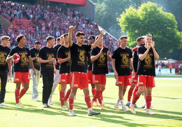 Fussball, Herren, Saison 2022 2023, 1. Bundesliga (34. Spieltag), 1. FC Union Berlin - SV Werder Bremen, Union jubelt nach Abpfiff, vorn Diogo Leite (1. FC Union Berlin), 27.05.2023, Copyright: xSebastianxRäppold MatthiasxKochx