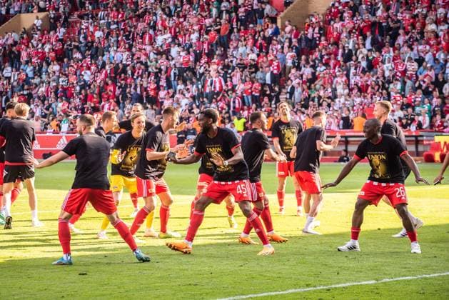 1. Fussball Bundesliga, 1. FC Union Berlin vs Werder Bremen. Berlin, 27.05.2023 1. FC Union Berlin nach dem Spiel feiern 1. Fussball Bundesliga, 1. FC Union Berlin vs Werder Bremen, Stadion An der Alten Foersterei, Berlin 27.05.2023 DFL REGULATIONS PROHIBIT ANY USE OF PHOTOGRAPHS AS IMAGE SEQUENCES AND OR QUASI-VIDEO. Copyright: xBEAUTIFULxSPORTS LucianoxLimax