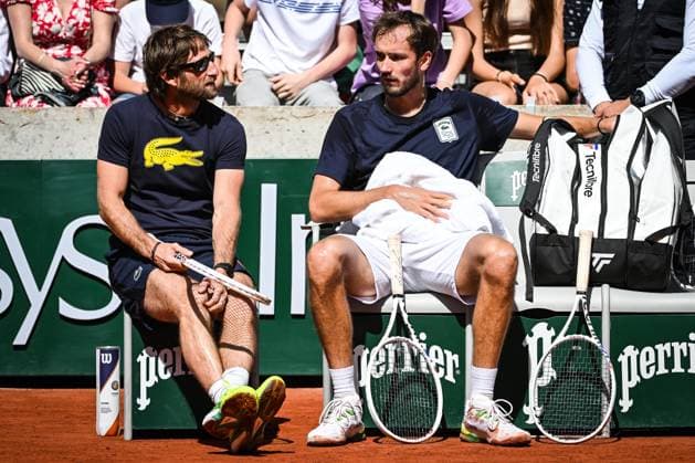 May 27, 2023, Paris, France, France: Daniil MEDVEDEV of Russia with his coach Gilles CERVARA during a training session of Roland-Garros 2023, French Open 2023, Grand Slam tennis tournament at the Roland-Garros Stadium on May 27, 2023 in Paris, France. Paris France - ZUMAm308 20230527_zsp_m308_014 Copyright: xMatthieuxMirvillex