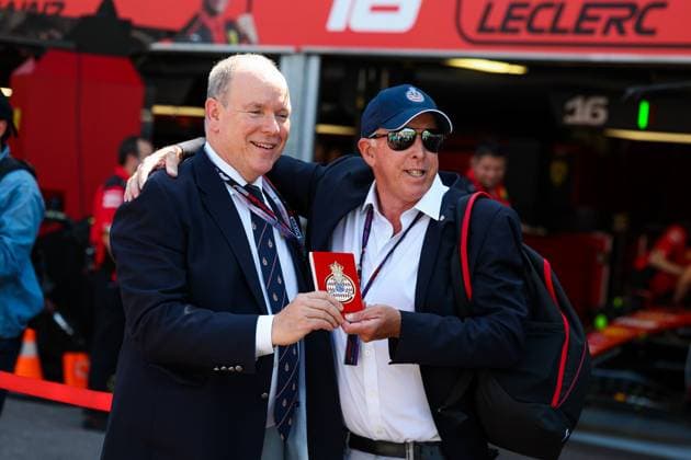 Sport Bilder des Tages HSH Prince Albert II of Monaco, with SUTTON Keith, in the pitlane, during the Formula 1 Grand Prix de Monaco 2023, 6th round of the 2023 Formula One World Championship, WM, Weltmeisterschaft from May 26 to 28, 2023 on the Circuit de Monaco, in Monaco - F1 - MONACO GRAND PRIX 2023 DPPI Panoramic  20230527_G0OD2782
