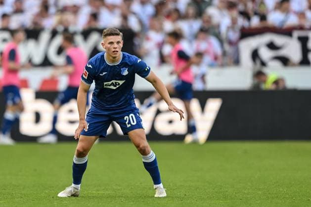 27.05.2023, Stuttgart, Germany, Mercedes Benz Arena, VfB Stuttgart vs TSG 1899 Hoffenheim - 1. Bundesliga, Finn Ole Becker (TSG 1899 Hoffenheim) Schaut (Foto H. Langer, H. Langer) DFB DFL REGULATIONS PROHIBIT ANY USE OF PHOTOGRAPHS AS IMAGE SEQUENCES AND OR QUASI-VIDEO. Stuttgart Mercedes Benz Arena Baden Wuerttemberg Germany