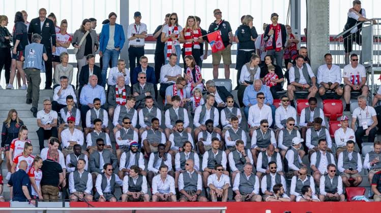 Sport Themen der Woche KW21 Sport Bilder des Tages Die gesamt Meistermannschaft der Maenner des FC Bayern fand sich auf der Zuschauer - Tribuene zu diesem Spiel ein. FC Bayern Muenchen Frauen gegen 1. FFC Turbine Potsdam, Fussball, Frauen-Bundesliga, 22. Spieltag, Saison 2022 2023, 28.05.2023. (DFL DFB REGULATIONS PROHIBIT ANY USE OF PHOTOGRAPHS as IMAGE SEQUENCES and or QUASI-VIDEO). FC Bayern Muenchen Frauen gegen 1. FFC Turbine Potsdam, Fussball, Frauen-Bundesliga, 22. Spieltag, Saison 2022 2023, 28.05.2023. Muenchen *** The entire championship team of the men of FC Bayern found itself on the spectator tribune for this match FC Bayern Muenchen Frauen against 1 FFC Turbine Potsdam, Football, Womens Bundesliga, 22 Matchday, Season 2022 2023, 28 05 2023 DFL DFB REGULATES PROHIBIT ANY USE OF PHOTOGRAPHS as IMAGE SEQUENCES and or QUASI VIDEO FC Bayern Muenchen Women vs 1 FFC Turbine Potsdam, Football, Womens Bundesliga, 22 Matchday, Season 2022 2023, 28 05 2023 Muenchen Copyright: xEibner-Pressefoto HeikexFeinerx EP_HFR