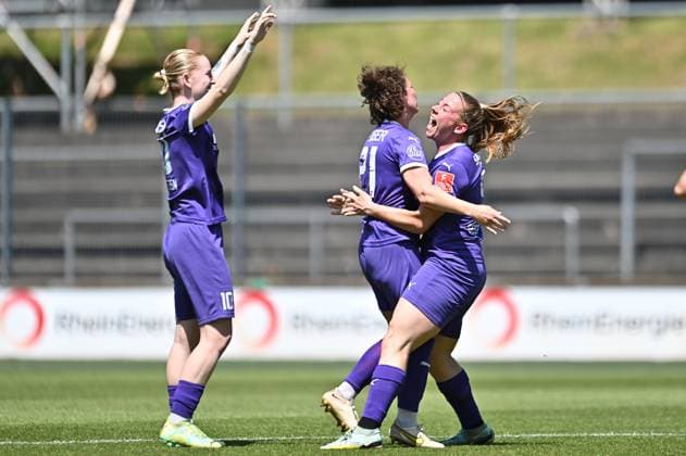Fußball Frauen Flyeralarm-Bundesliga Saison 2022 2023 22. Spieltag: 1. FC Köln - SGS Essen am 28.05.2023 im Franz-Kremer-Stadion in Köln Torjubel zum 0:1 durch Ramona Maier ( SGS Essen ), rechts DFB regulations prohibit any use of photographs as image sequences and or quasi-video. Nordrhein-Westfalen Deutschland