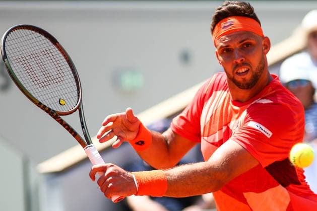 2023 French Open - Day One Jiri VESELY (CZE) in action during his match against Stefanos TSITSIPAS (GRE) in The French Open Roland Garros tennis tournament day one. Paris France  Copyright: xIbrahimxEzzatx originalFilename:ezzat-notitle230528_npXBO.jpg