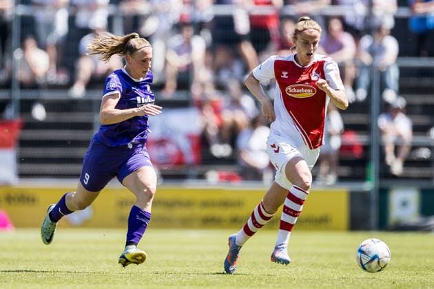 FLYERALARM. Frauen Fussball Bundesliga, 1. FC Koeln - SGS Essen; 28.05.2023 Ramona Maier (SGS Essen, 9), Myrthe Moorrees (1. FC Koeln, 6) FLYERALARM Frauen Fussball Bundesliga, 1. FC Koeln - SGS Essen, Koeln, Geissbockheim DFB REGULATIONS PROHIBIT ANY USE OF PHOTOGRAPHS AS IMAGE SEQUENCES AND OR QUASI-VIDEO. Copyright: xBEAUTIFULxSPORTS Wunderlx