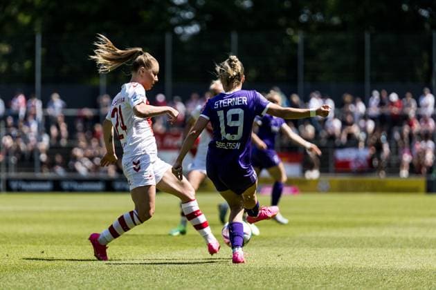 FLYERALARM. Frauen Fussball Bundesliga, 1. FC Koeln - SGS Essen; 28.05.2023 Weronika Zaistowska (1. FC Koeln, 24), Beke Sterner (SGS Essen, 19) FLYERALARM Frauen Fussball Bundesliga, 1. FC Koeln - SGS Essen, Koeln, Geissbockheim DFB REGULATIONS PROHIBIT ANY USE OF PHOTOGRAPHS AS IMAGE SEQUENCES AND OR QUASI-VIDEO. Copyright: xBEAUTIFULxSPORTS Wunderlx