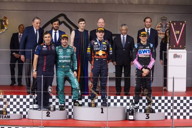 Formel 1, GP von Monaco, Fürst Albert und Fürstin Charlene Podium, BEN SULAYEM Mohammed (uae), President of the FIA, HSH Princess Charlene of Monaco, also known as Charlene Lynette Wittstock, HSH Prince Albert II of Monaco, ALONSO Fernando (spa), Aston Martin F1 Team AMR23, VERSTAPPEN Max (ned), Red Bull Racing RB19, OCON Esteban (fra), Alpine F1 Team A523, Al-Sultan Abdullah Ri™ayatuddin Al-Mustafa Billah Shah ibni Almarhum Sultan Haji Ahmad Shah Al-Musta™in Billah during the Formula 1 Grand Prix de Monaco 2023, 6th round of the 2023 Formula One World Championship, WM, Weltmeisterschaft from May 26 to 28, 2023 on the Circuit de Monaco, in Monaco - F1 - MONACO GRAND PRIX 2023 - RACE DPPI Panoramic  00123013__DE_6994