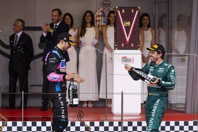 OCON Esteban (fra), Alpine F1 Team A523, ALONSO Fernando (spa), Aston Martin F1 Team AMR23, portrait on the podium during the Formula 1 Grand Prix de Monaco 2023, 6th round of the 2023 Formula One World Championship, WM, Weltmeisterschaft from May 26 to 28, 2023 on the Circuit de Monaco, in Monaco - F1 - MONACO GRAND PRIX 2023 - RACE DPPI Panoramic  00123013__DE_7047