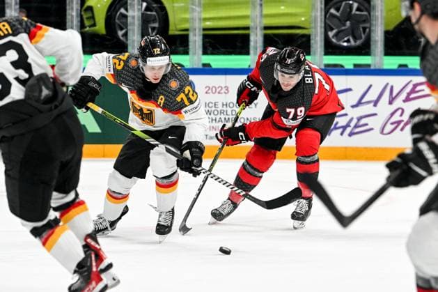 Eishockey, WM, Finale, Kanada - Deutschland TAMPERE, FINLAND - MAY 28: Samuel Blais of Canada in a battle for the puck with Dominik Kahun of Germany during the 2023 IIHF Ice hockey, Eishockey World Championship, WM, Weltmeisterschaft Finland - Latvia game between Canada and Germany at Nokia Arena on May 28, 2023 in Tampere, Finland. Tampere Nokia Arena Finland Copyright: xJustPictures.ch AndreaxBrancax