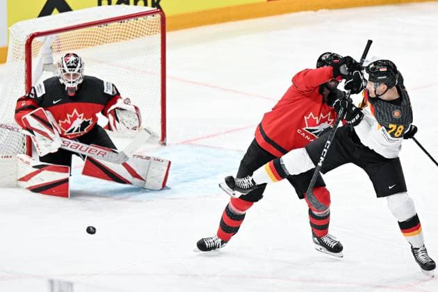 Sam Montembeault (35, Kanada, Canada, Team Canada ) Nico Sturm (78, Deutscher Eishockey-Bund, Deutschland Germany, Team Germany ) Kanada vs. Deutschland, Eishockey, Eishockey WM , Finale, 28.05.2023, Kanada vs. Deutschland, Eishockey, Eishockey WM , Finale, 28.05.2023 Tampere Copyright: xEibner-Pressefotox xBirgitxHaefnerx EP_BHF