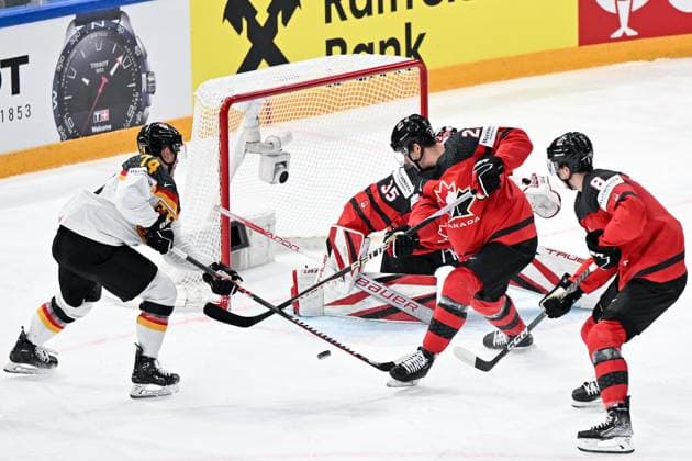 Eishockey, WM, Finale, Kanada - Deutschland Justin Schütz (74, Deutscher Eishockey-Bund, Deutschland Germany, Team Germany ) Sam Montembeault (35, Kanada, Canada, Team Canada ), Kanada vs. Deutschland, Eishockey, Eishockey WM , Finale, 28.05.2023, Kanada vs. Deutschland, Eishockey, Eishockey WM , Finale, 28.05.2023 Tampere Copyright: xEibner-Pressefotox xBirgitxHaefnerx EP_BHF