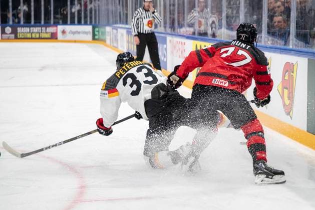Eishockey, WM, Finale, Kanada - Deutschland Brad Hunt 77, CAN, John Peterka 33, GER the 2023 IIHF Ice hockey, Eishockey World Championship, WM, Weltmeisterschaft gold medal match between Canada and Germany at the Nokia Arena on 28. May 2023 in Tampere, Finland. 20.27.32. (Tomi Hänninen Newspix24) Copyright: xTomixHänninenx np24282058673