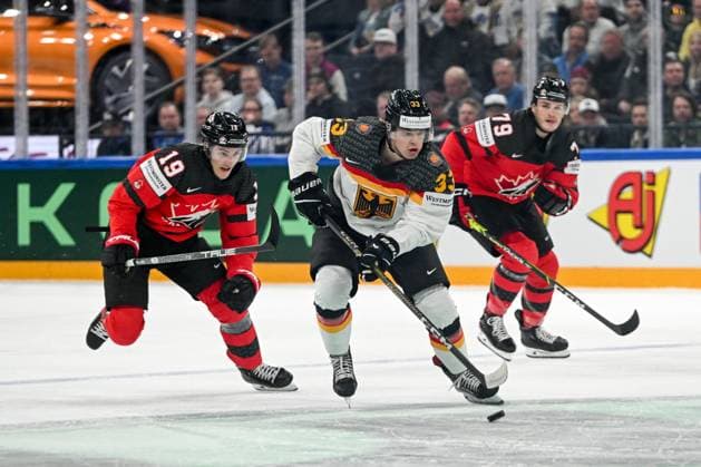 Sport Themen der Woche KW21 Sport Bilder des Tages TAMPERE, FINLAND - MAY 28: John Peterka of Germany in action chased by Peyton Krebs of Canada during the 2023 IIHF Ice hockey, Eishockey World Championship, WM, Weltmeisterschaft Finland - Latvia game between Canada and Germany at Nokia Arena on May 28, 2023 in Tampere, Finland. Tampere Nokia Arena Finland *** TAMPERE, FINLAND MAY 28 John Peterka of Germany in action chased by Peyton Krebs of Canada during the 2023 IIHF Ice Hockey World Championship Finland Latvia game between Canada and Germany at Nokia Arena on May 28, 2023 in Tampere, Finland Tampere Nokia Arena Finland  Copyright: xJustPictures.ch AndreaxBrancax