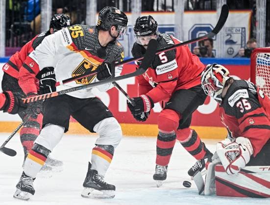 Frederik Tiffels (95, Deutscher Eishockey-Bund, Deutschland Germany, Team Germany ) Jacob Middleton (5, Kanada, Canada, Team Canada ) Sam Montembeault (35, Kanada, Canada, Team Canada ), Kanada vs. Deutschland, Eishockey, Eishockey WM , Finale, 28.05.2023, Kanada vs. Deutschland, Eishockey, Eishockey WM , Finale, 28.05.2023 Tampere Copyright: xEibner-Pressefotox xBirgitxHaefnerx EP_BHF