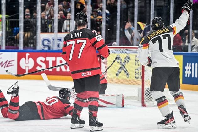 Sport Themen der Woche KW21 Sport Bilder des Tages Jubel Freude Daniel Fischbuch (77, Deutscher Eishockey-Bund, Deutschland Germany, Team Germany ) nach 2 zu 1, Kanada vs. Deutschland, Eishockey, Eishockey WM , Finale, 28.05.2023, Kanada vs. Deutschland, Eishockey, Eishockey WM , Finale, 28.05.2023 Tampere *** Cheering joy Daniel Fischbuch 77, German Ice Hockey Federation, Germany Germany, Team Germany after 2 to 1, Canada vs Germany, Ice Hockey, Ice Hockey World Championship , Final, 28 05 2023, Canada vs Germany, Ice Hockey, Ice Hockey World Championship , Final, 28 05 2023 Tampere Copyright: xEibner-Pressefotox xBirgitxHaefnerx EP_BHF