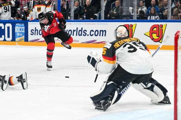 Eishockey, WM, Finale, Kanada - Deutschland TAMPERE, FINLAND - MAY 28: Tyler Toffoli of Canada scores a goal during the 2023 IIHF Ice hockey, Eishockey World Championship, WM, Weltmeisterschaft Finland - Latvia game between Canada and Germany at Nokia Arena on May 28, 2023 in Tampere, Finland. Tampere Nokia Arena Finland Copyright: xJustPictures.ch AndreaxBrancax