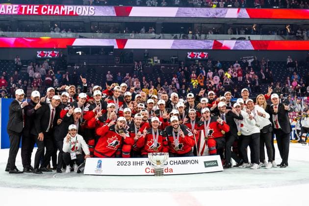 230528 Players of Canada celebrate with the trophy after winning the 2023 IIHF Ice hockey, Eishockey World Championship, WM, Weltmeisterschaft final game between Canada and Germany on May 28, 2023 in Tampere. Photo: Joel Marklund BILDBYRAN kod JM JM0489 bbeng ishockey ice hockey ishockey-vm 2023 ishockey-vm vm 2023 iihf ice hockey world championship final kanada canada germany tyskland jubel världsmästare vm-mästare Copyright: JOELxMARKLUND BB230528JM161