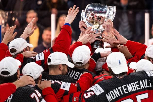 230528 Players of Canada celebrate with the trophy after winning the 2023 IIHF Ice hockey, Eishockey World Championship, WM, Weltmeisterschaft final game between Canada and Germany on May 28, 2023 in Tampere. Photo: Joel Marklund BILDBYRAN kod JM JM0489 bbeng ishockey ice hockey ishockey-vm 2023 ishockey-vm vm 2023 iihf ice hockey world championship final kanada canada germany tyskland jubel världsmästare vm-mästare Copyright: JOELxMARKLUND BB230528JM165
