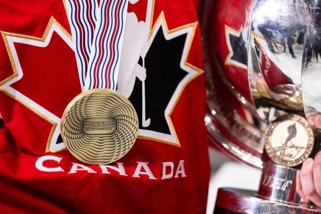 230528 Tyler Toffoli of Canada with gold medal and trophy after the 2023 IIHF Ice hockey, Eishockey World Championship, WM, Weltmeisterschaft final game between Canada and Germany on May 28, 2023 in Tampere. Photo: Joel Marklund BILDBYRAN kod JM JM0489 bbeng ishockey ice hockey ishockey-vm 2023 ishockey-vm vm 2023 iihf ice hockey world championship final kanada canada germany tyskland guldmedalj medalj troffe trohpy pokal vm-guld världsmästare Copyright: JOELxMARKLUND BB230528JM167
