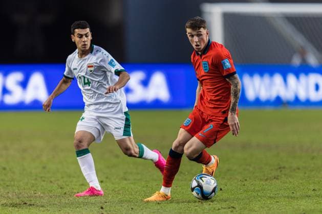 Fußball, U20 WM, Irak - England FIFA U20 WORLD CUP Iraque x Inglaterra LA PLATA, BA - 28.05.2023: FIFA U20 WORLD CUP IRAQUE X INGLATERRA - La Plata, Argentina. 28 May 2023. Alfie DEVINE of England U-20 during the FIFA U-20 World Cup group game between Iraq and England at La Plata Stadium. (Photo: Sporteo Fotoarena) x2380580x  Sporteo