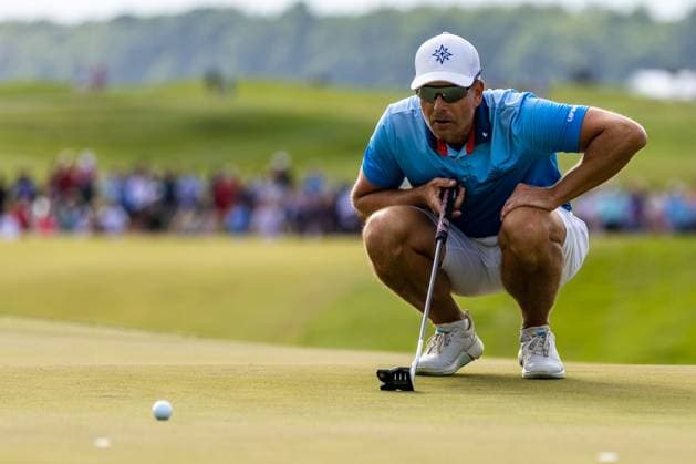 May 28, 2023, Potomac Falls, Virginia, USA: HENRIL STENSON aligns his putt on the eighteenth green during the final round of the LIV Golf DC event at Trump National Golf Club. Potomac Falls USA - ZUMAb237 20230528_znp_b237_021 Copyright: xRobertxBlakleyx