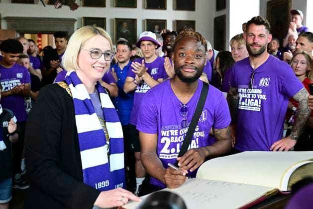 Eintragung ins goldene Buch der Stadt, Aufstiegsfeier VfL Osnabrueck, Fussball, 3. Liga, 28.05.2023 Osnabrueck Niedersachsen Deutschland