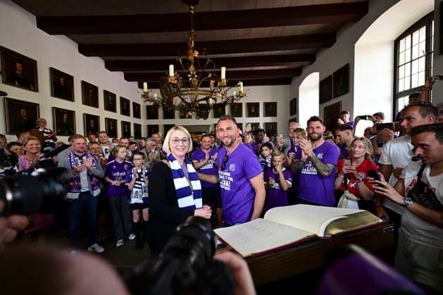 Eintragung ins goldene Buch der Stadt, Aufstiegsfeier VfL Osnabrueck, Fussball, 3. Liga, 28.05.2023 Osnabrueck Niedersachsen Deutschland