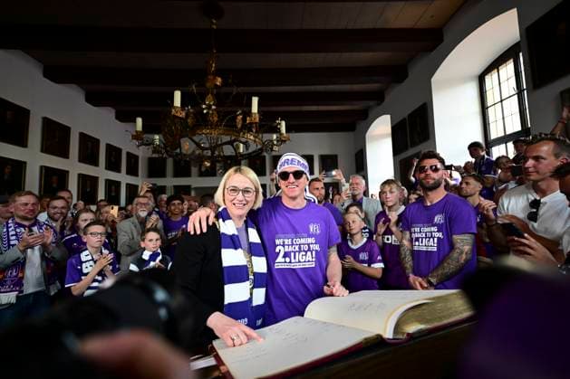 Eintragung ins goldene Buch der Stadt, Aufstiegsfeier VfL Osnabrueck, Fussball, 3. Liga, 28.05.2023 Osnabrueck Niedersachsen Deutschland