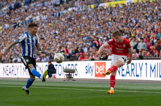 Luca Connell of Barnsley crosses the ball during the Sky Bet League 1 play off final match between Barnsley and Sheffield Wednesday at Wembley Stadium, London, England on 28 May 2023. Copyright: xAlanxStanfordx PMI-5573-0096