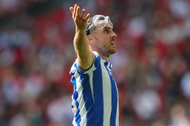 Sky Bet League 1 Play-off Final Barnsley v Sheffield Wednesday Lee Gregory 9 of Sheffield Wednesday interacts with the fans during the Sky Bet League 1 Play-off Final match Barnsley vs Sheffield Wednesday at Wembley Stadium, London, United Kingdom, 29th May 2023 (Photo by Gareth Evans News Images) London Wembley Stadium Greater London United Kingdom Copyright: xGarethxEvans NewsxImagesx