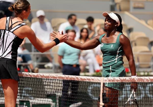 US Sloane Stephens (R) shakes hands with Czech Karolina Pliskova at the end of their first-round match at Roland Garros French Tennis Open, in Paris, France, on Monday, May 29, 2023. Stephens won 6-0, 6-4.  PAR20230529512 MAYAxVIDON-WHITE