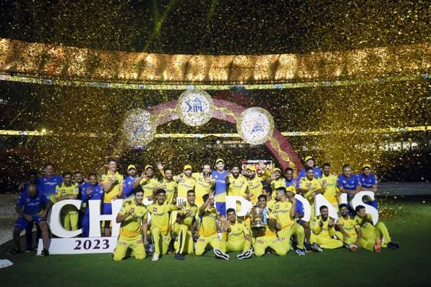 Bilder des Jahres 2023, Sport 05 Mai Sport Themen der Woche KW22 Sport Bilder des Tages Cricket, IPL Finale, Chennai Super Kings - Gujarat Titans Chennai Super Kings players celebrate with the trophy after winning final match of IPL 2023 Ahmedabad, May 30 (ANI): Chennai Super Kings players celebrate with the trophy after winning the final match of Indian Premier League 2023 by beating Gujarat Titans with 5 wickets, at Narendra Modi Stadium, in Ahmedabad on Tuesday. Ahmedabad Gujarat India Copyright: xANIx ANI_20230529040